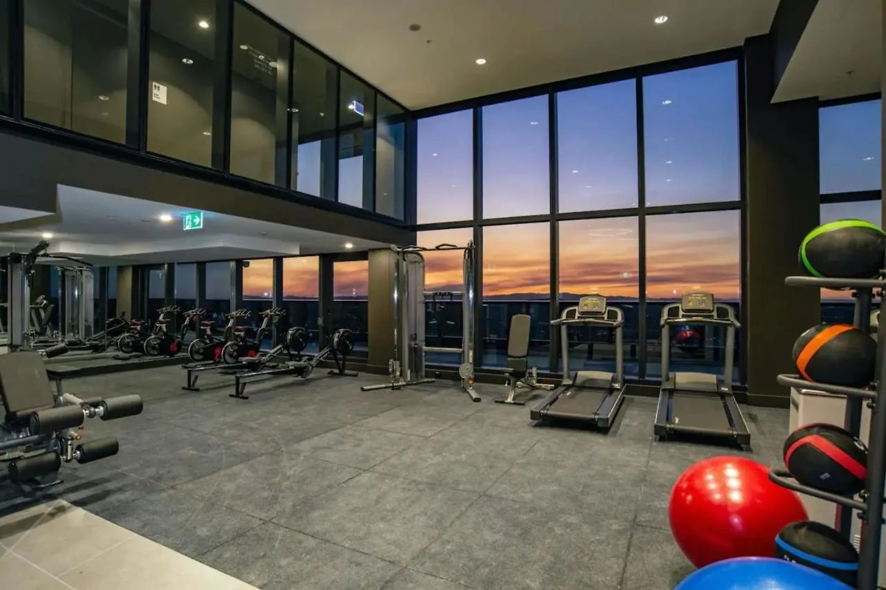 Luxury 1 Bedroom Retreat In Brisbane City With Pool And Gym Apartment