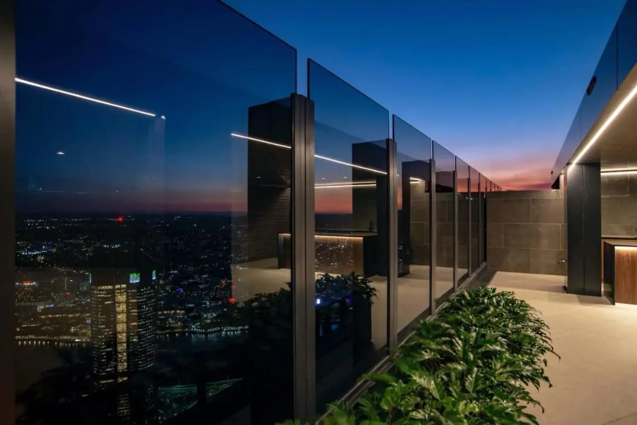 Luxury 1 Bedroom Retreat In Brisbane City With Pool And Gym